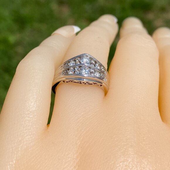 Natural Diamond Ring in White Gold - Picture 9 of 10